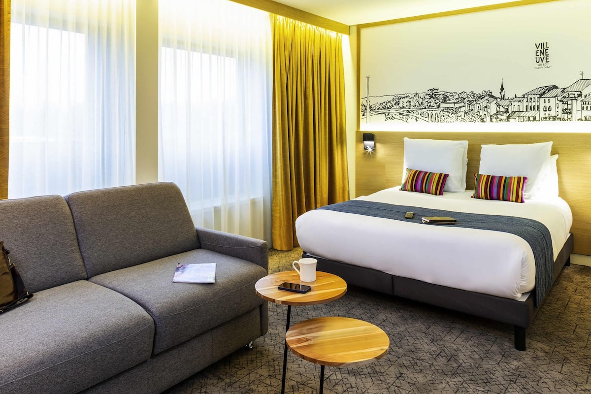 1 bedroom, premium bedding, individually decorated