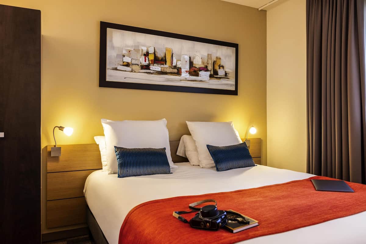 1 bedroom, premium bedding, individually decorated