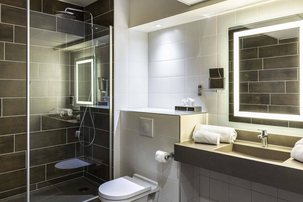 Privilege - Værelse - 1 dobbeltseng - udsigt til pool | 1 soveværelse, premium-sengetøj, individuelt design