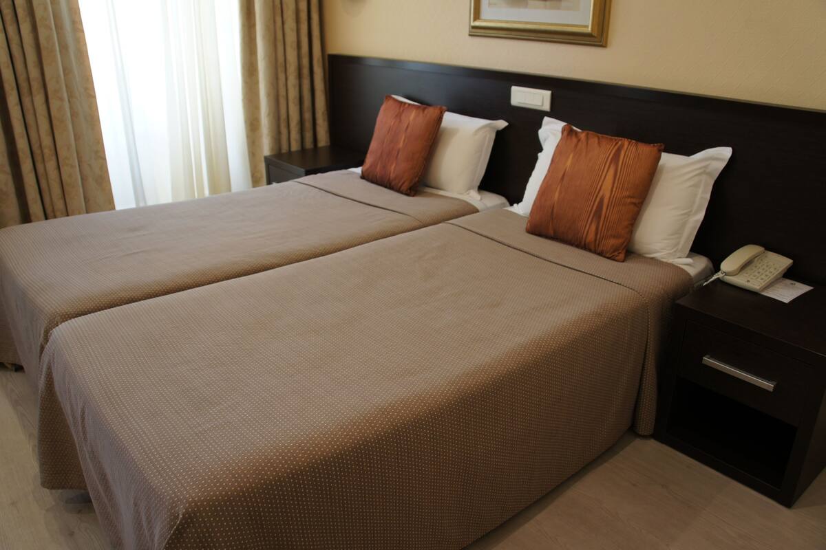 Superior Double or Twin Room | Minibar, in-room safe, desk, soundproofing