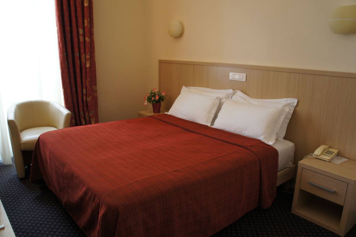 Comfort Double or Twin Room | Minibar, in-room safe, desk, soundproofing