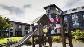 Área de juegos infantiles al aire libre