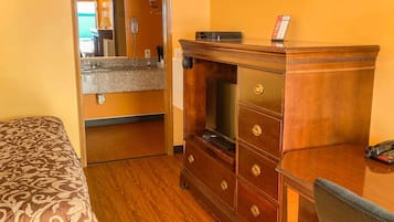 1 habitación, tabla de planchar con plancha, wifi gratis y ropa de cama