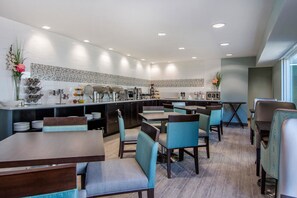 Esmorzar diari continental gratuït 