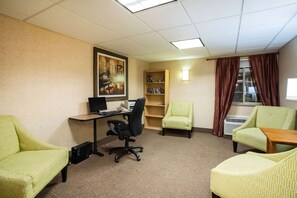 Business centre - Travelodge by Wyndham Colorado Springs Airport/Peterson SFB (Colorado Springs)