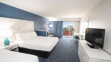 Hochwertige Bettwaren, VerdunkelungsvorhĂ€nge, BĂŒgeleisen/BĂŒgelbrett