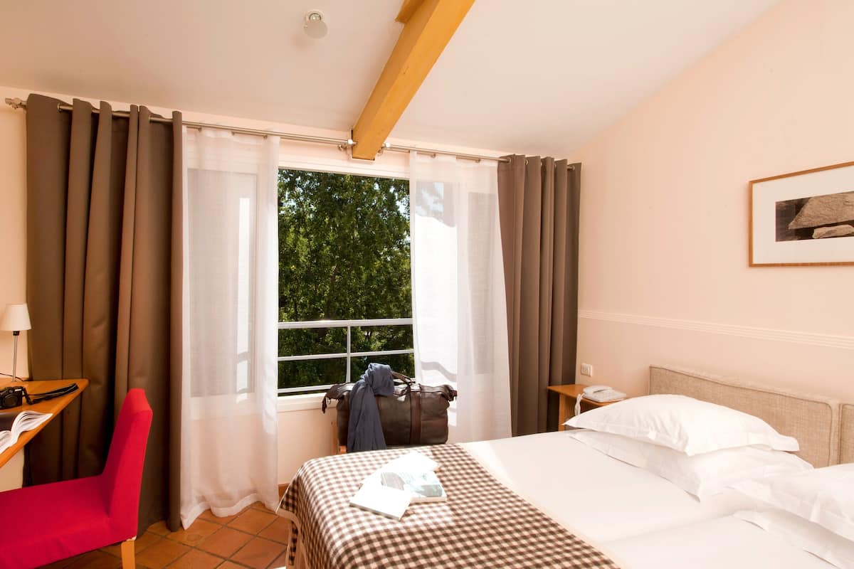 Standard Double or Twin Room | Premium bedding, minibar, in-room safe, desk