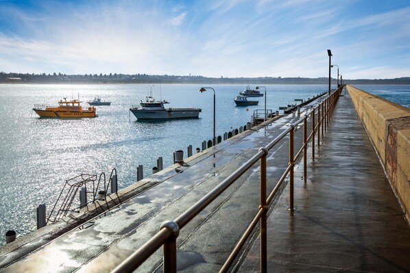 Tæt på stranden, hvidt sand