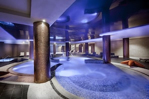Couples treatment room(s), sauna, hot tub, Turkish bath/hammam