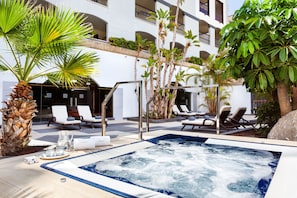 Couples treatment room(s), sauna, hot tub, Turkish bath/hammam