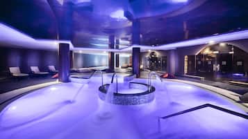Couples treatment room(s), sauna, hot tub, Turkish bath/hammam
