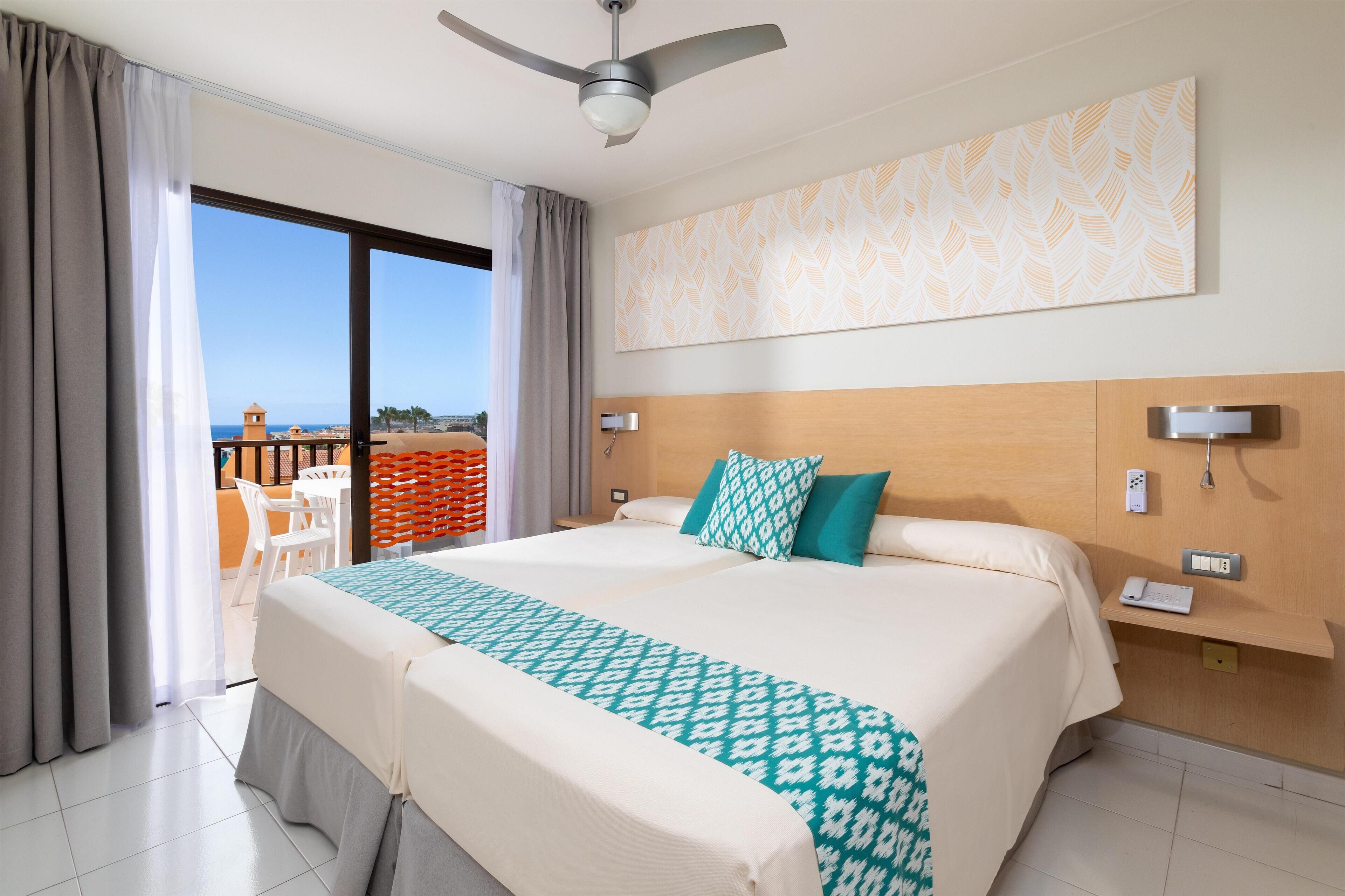 1 多间卧室、客房内保险箱、特色装修、办公桌