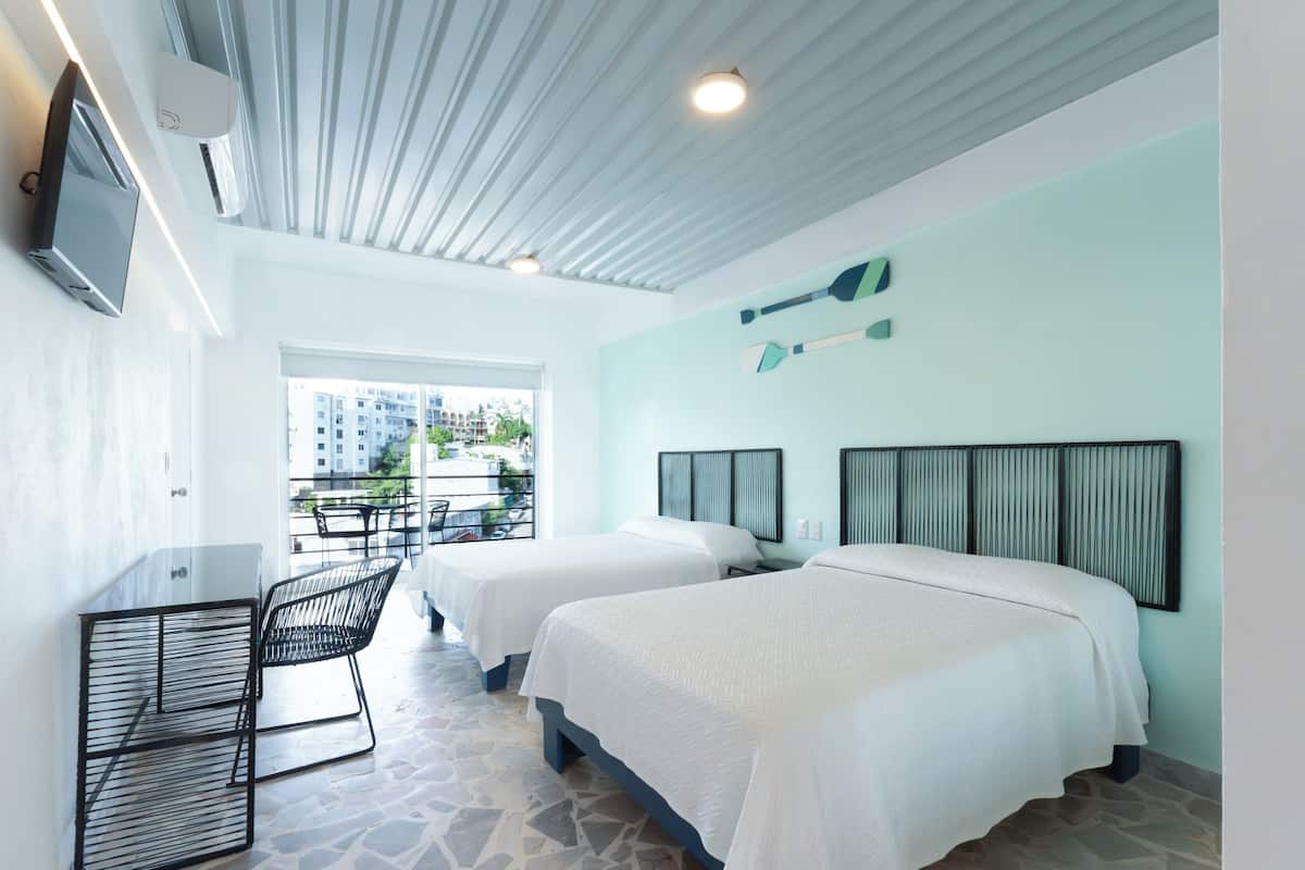 Superior Room Mountain View | Minibar, in-room safe, bed sheets