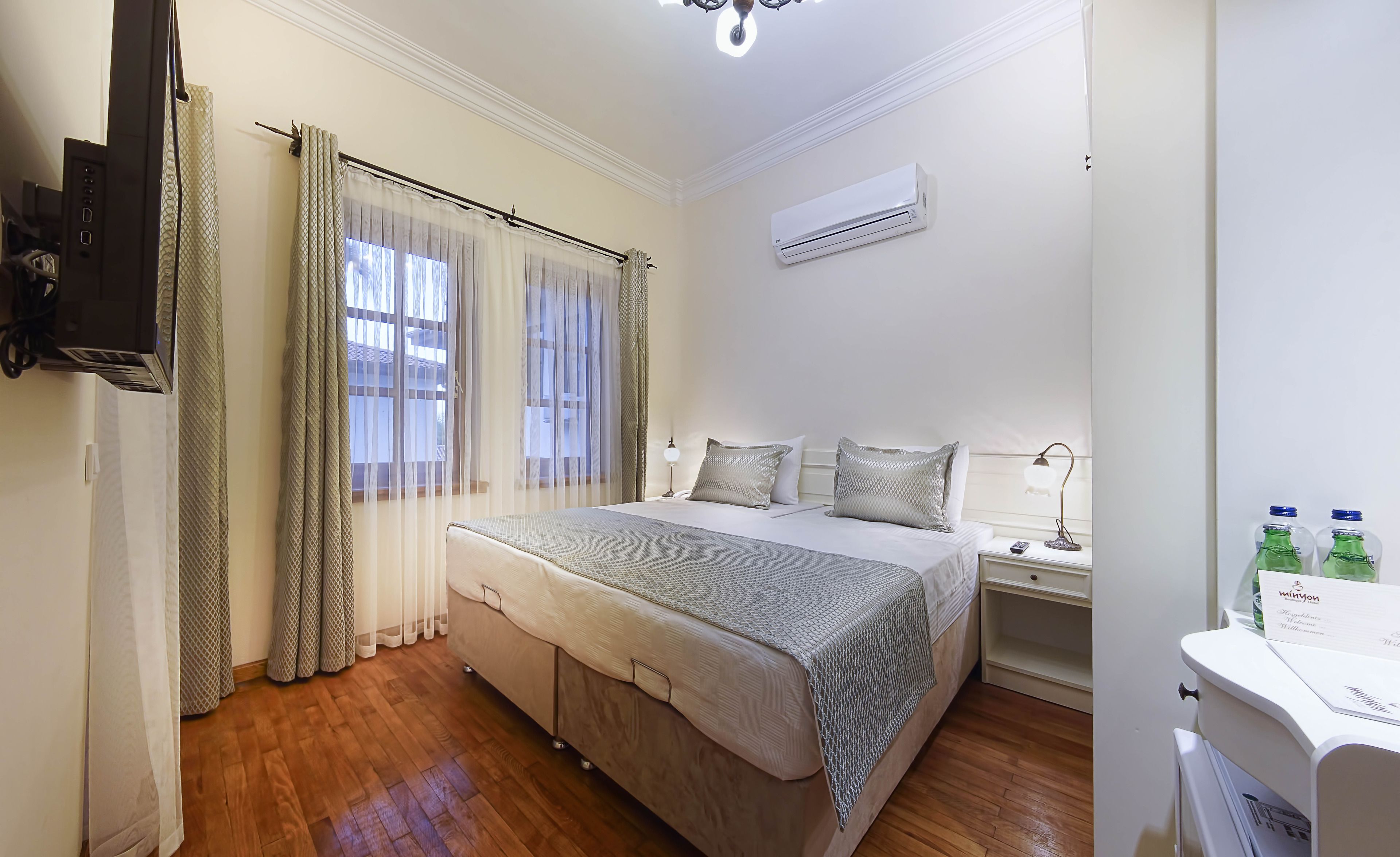 1 bedroom, egyptian cotton sheets, premium bedding, down duvets