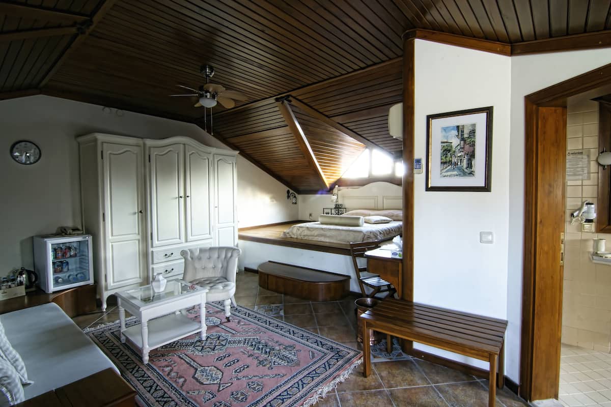 Luxury Quadruple Room | Sábanas de algodón egipcio, ropa de cama de alta calidad y edredón