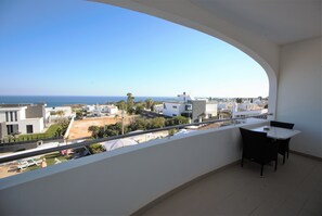 Minibar, in-room safe, desk, blackout drapes - Hotel Maritur by Pierre & Vacances (Albufeira)