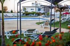 Indoor pool, seasonal outdoor pool, open 9 AM to 8 PM, pool umbrellas - Hotel Maritur - Adults Only by Pierre & Vacances (Albufeira)