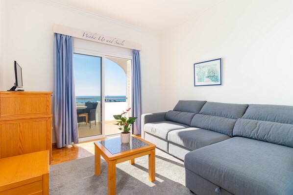 Family Room, Sea View | Living area | LCD TV - Hotel Maritur by Pierre & Vacances (Albufeira)