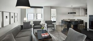 Safe på rommet, individuelt dekorert, individuelt innredet og skrivebord