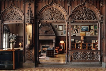 Sports facility at Chicago Athletic Association, a Hyatt Hotel