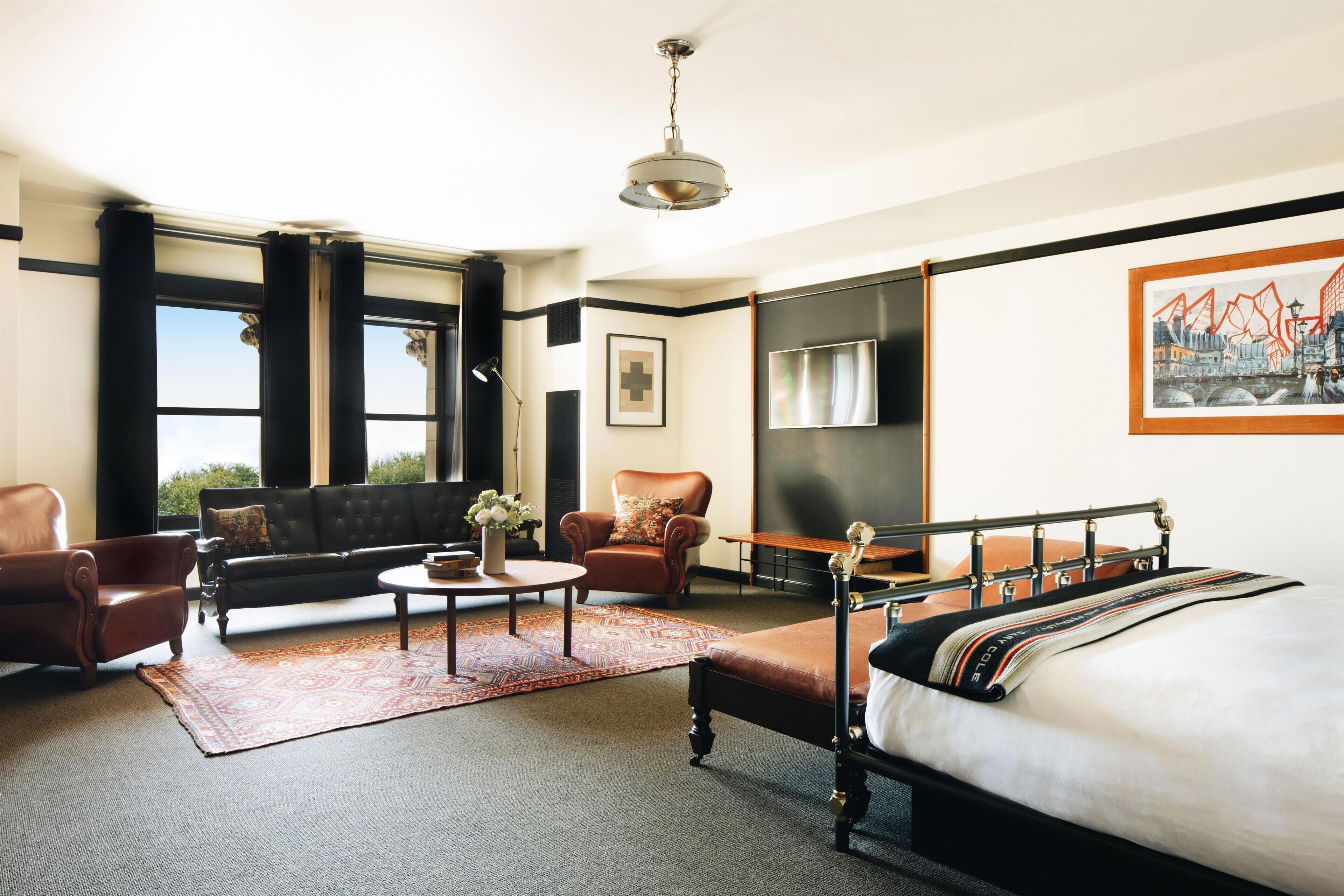 Junior Suite (Millennium) | Premium bedding, down comforters, pillowtop beds, minibar