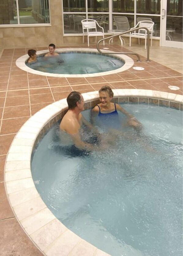 Indoor spa tub