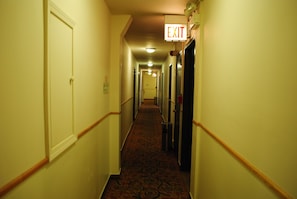 Hallway - Chinatown Hotel Chicago (Chicago)