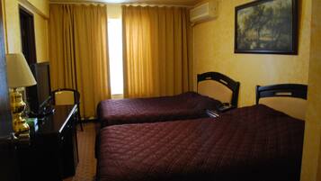 2 bilik tidur, meja, seterika/papan seterika, Wi-fi percuma