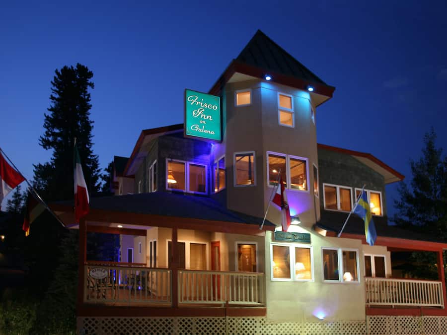 Fassade der Unterkunft – Abend/Nacht