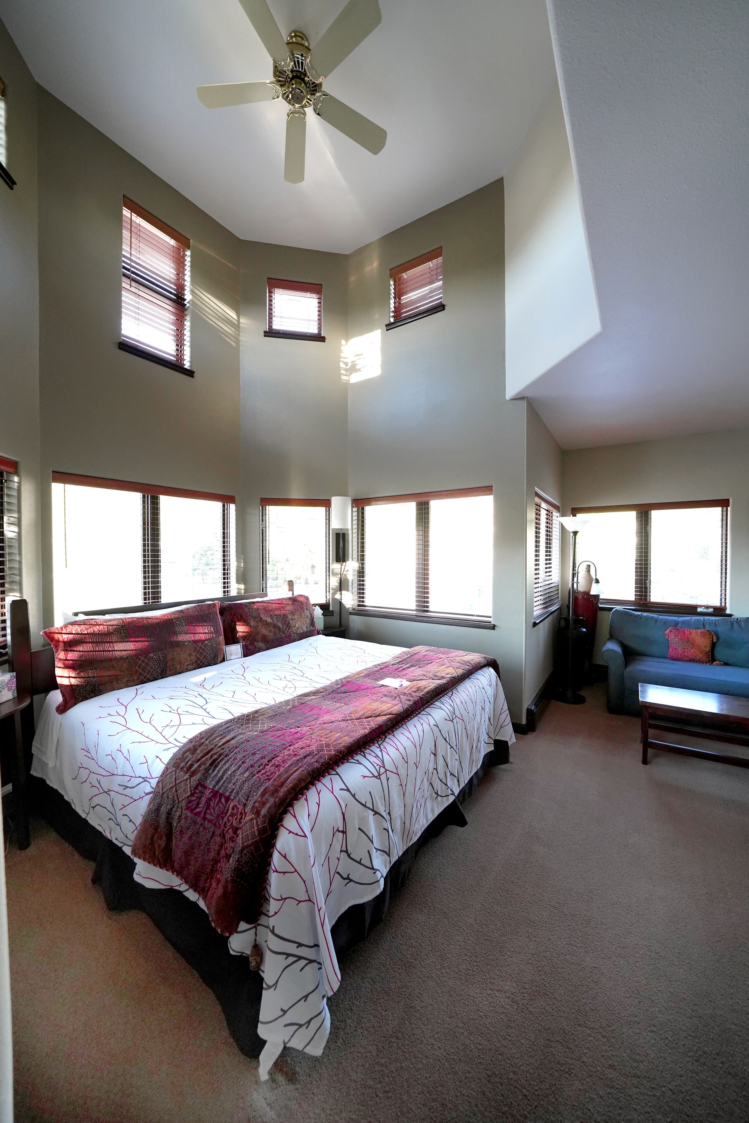 Superior Room, 1 King Bed with Sofa bed, Mountain View, Mountainside
