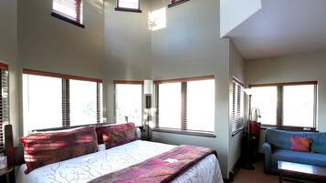 Superior Room, 1 King Bed with Sofa bed, Mountain View, Mountainside