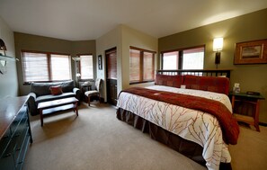 Premium Room, 1 King Bed, Mountain View, Mountainside | Premium bedding, in-room safe, individually decorated - Frisco Inn on Galena Street (Frisco)