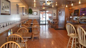 Se sirven desayunos, almuerzos y cenas