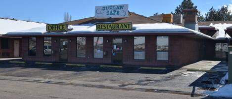 Konaklama yerinin ön cephesi