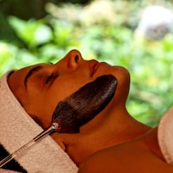 Couples treatment rooms, body treatments, aromatherapy, body wraps