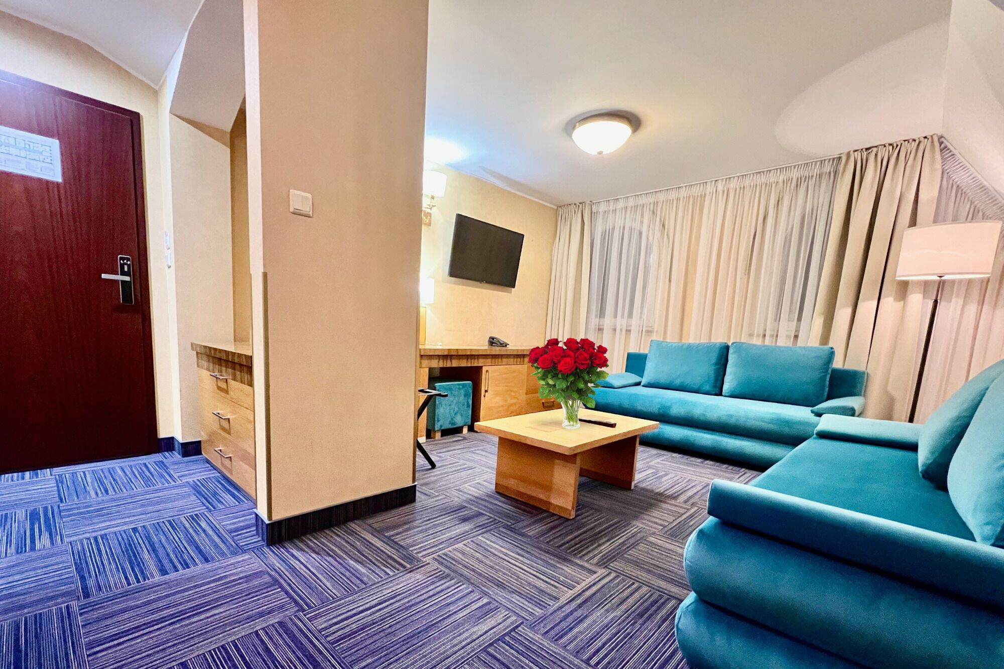 apartament family motlawa river view | in-room safe, desk, laptop workspace, iron/ironing board