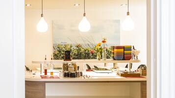 Tägliches kontinentales Frühstück (110 DKK pro Person)