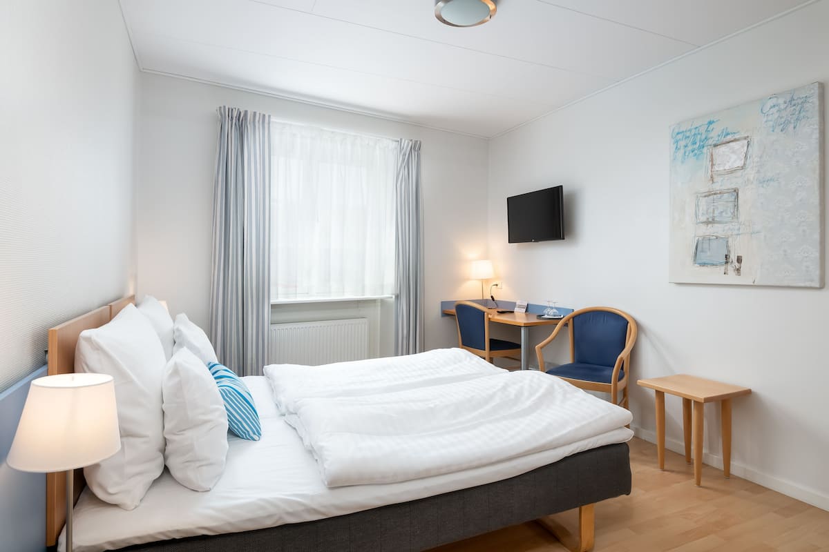 Standard Double Room | Desk, iron/ironing board (on request), free WiFi, individually decorated