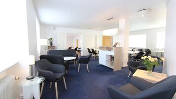 Siddeområde i lobbyen