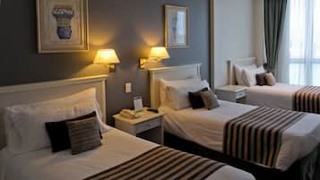 Standard Triple Room | Hypo-allergenic bedding, minibar, in-room safe, desk