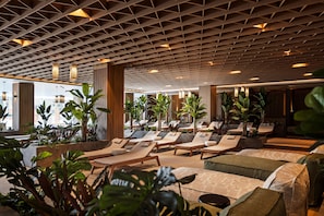 المنشأة من الداخل