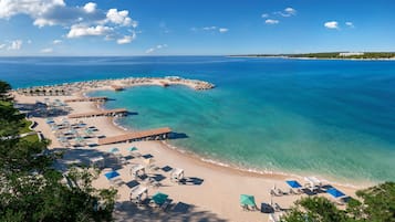 Beach nearby, 2 beach bars