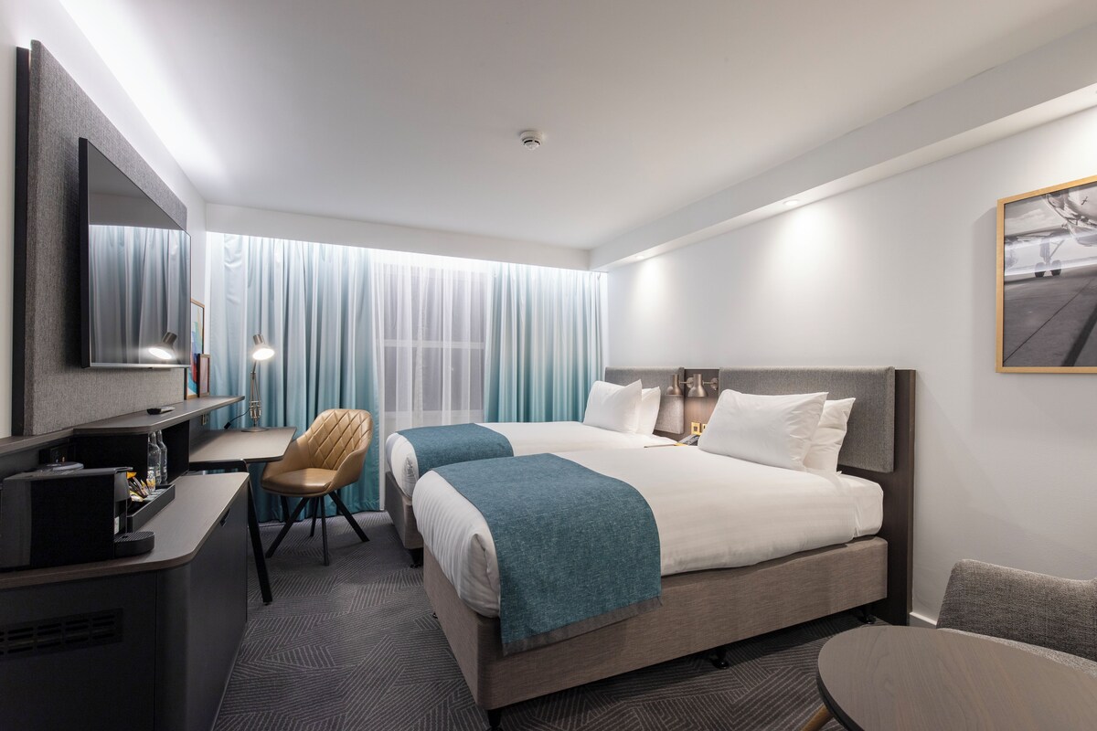Premium Room, 2 Twin Beds | In-room safe, desk, laptop workspace, blackout drapes