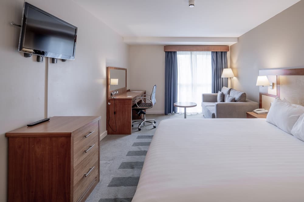 Holiday Inn Bristol Airport Park Stay And Go trip101.com