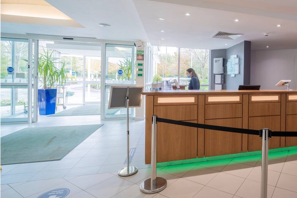 Holiday Inn Bristol Airport Park Stay And Go trip101.com