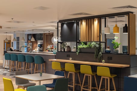 Con servicio de comidas y cenas . Holiday Inn Bristol Airport by IHG