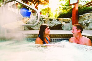 Bồn tắm spa ngoài trời