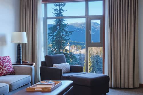 Upper Floor, Suite, 2 Bedrooms | Premium bedding, in-room safe, laptop workspace, blackout curtains