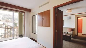 1 bedroom, premium bedding, in-room safe, laptop workspace