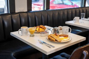 Daily cooked-to-order breakfast for a fee - Eurostars The Boxer (Boston)